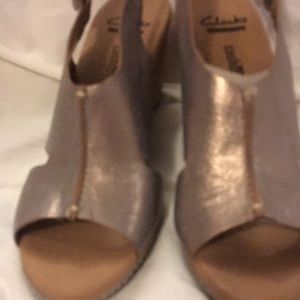 Clark’s pewter wedge sandals size 6